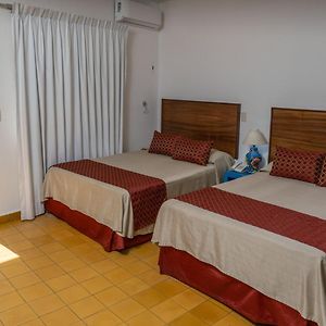Habitación Familiar Superior con 2 Camas Individuales